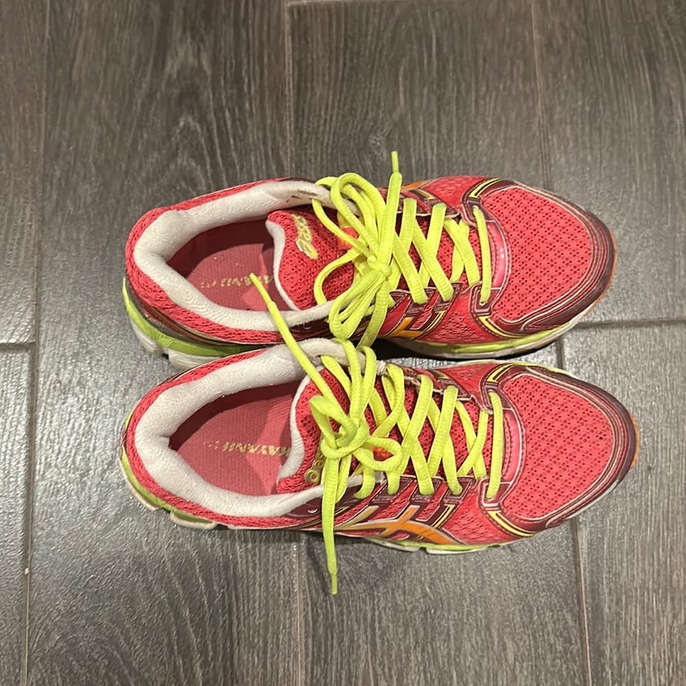 ASICS women size 7